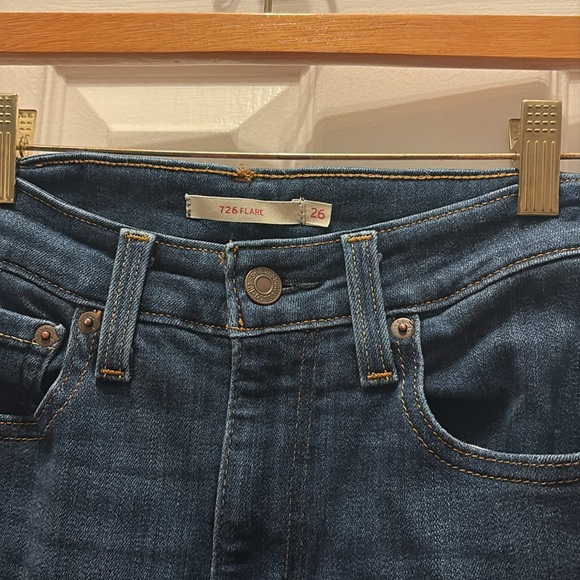 Levis Womens 726 Flare Jeans 26 - Picture 2 of 7
